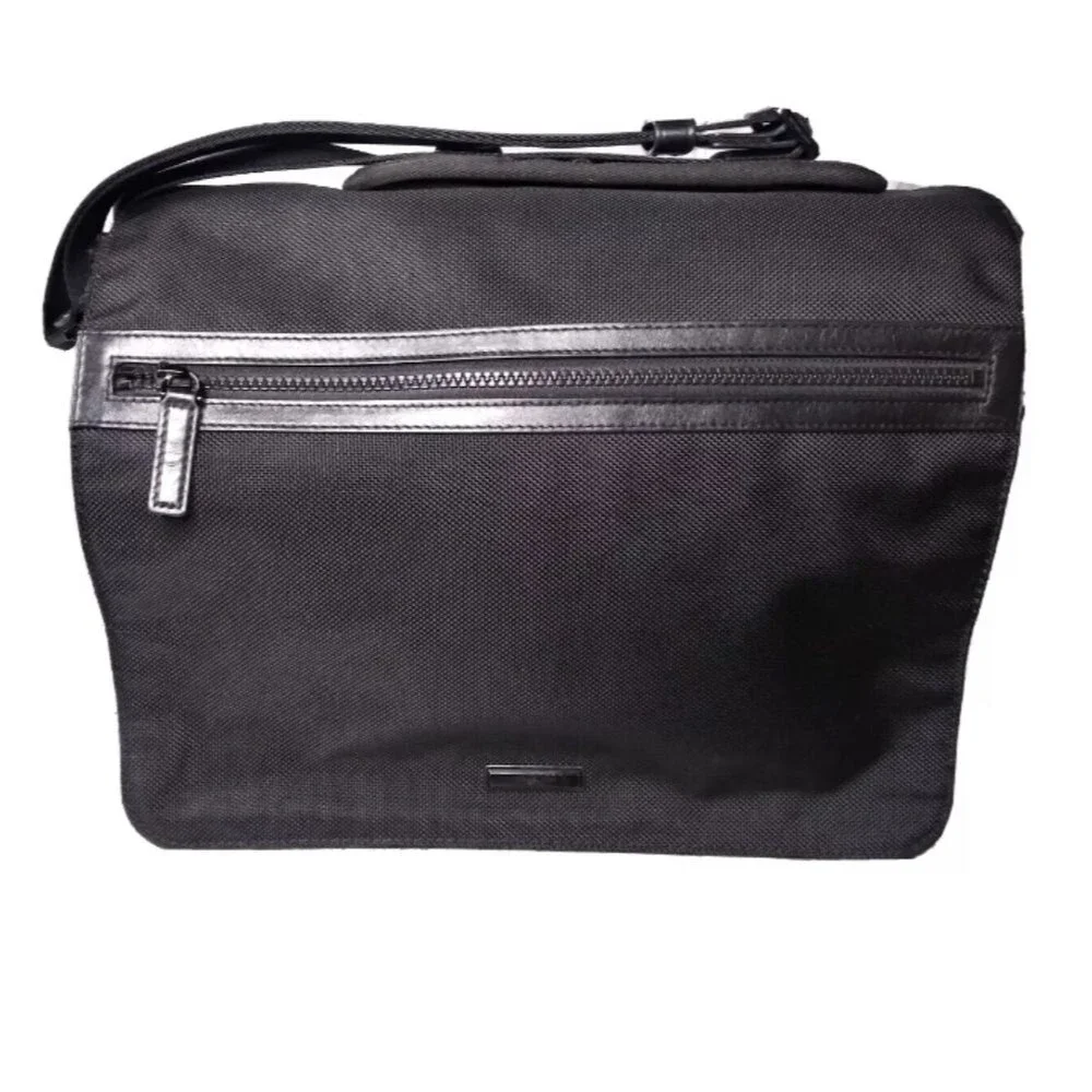 Michael Kors Parker Messenger Bag Black Shoulder Bag